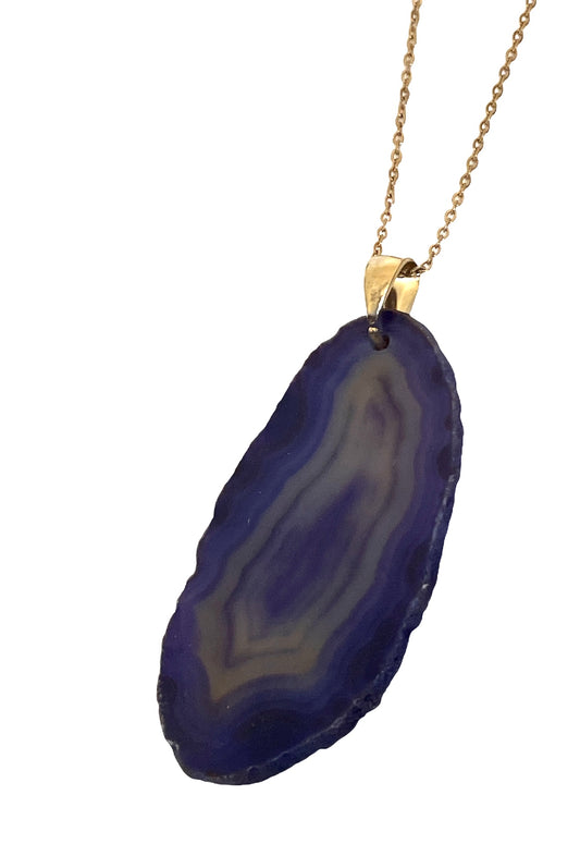 Necklace purple agate pattern with rough edge